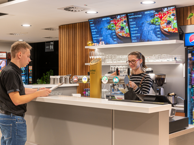 Restaurace vedle recepce